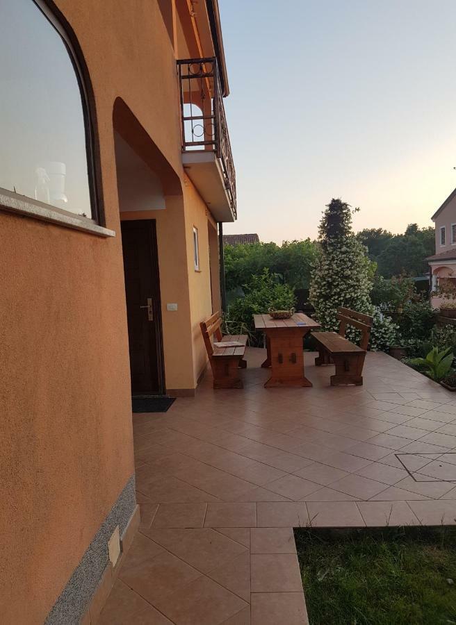 App Ena Apartment Умаг Екстериор снимка